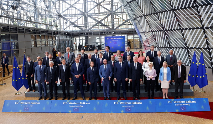Ukraine trở thành ứng cử viên EU -0