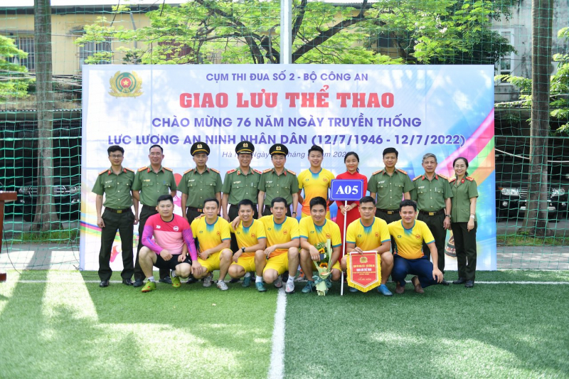 Đối tượng tham gia thi đấu: Sĩ quan, hạ sĩ quan, chiến sĩ, công nhân Công an, hợp đồng lao động hưởng lương từ ngân sách Nhà nước thuộc biên chế các đơn vị trong Cụm thi đua số 2 - Bộ Công an và Cục Công tác đảng và công tác chính trị -1
