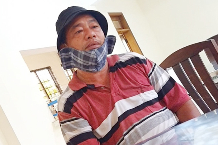 Làm việc với tài xế xe tải lưu thông trên làn dừng khẩn cấp còn cầm dao dọa chém tài xế xe cứu thương -0