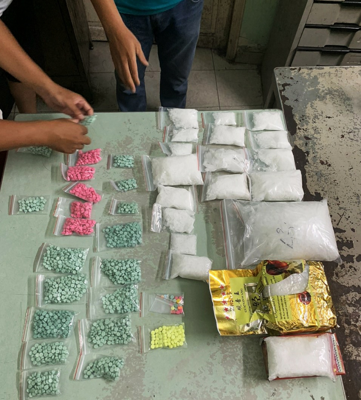 Khởi tố, bắt tạm giam hai bị can trong vụ án tàng trữ, mua bán 4,9kg ma túy  -0