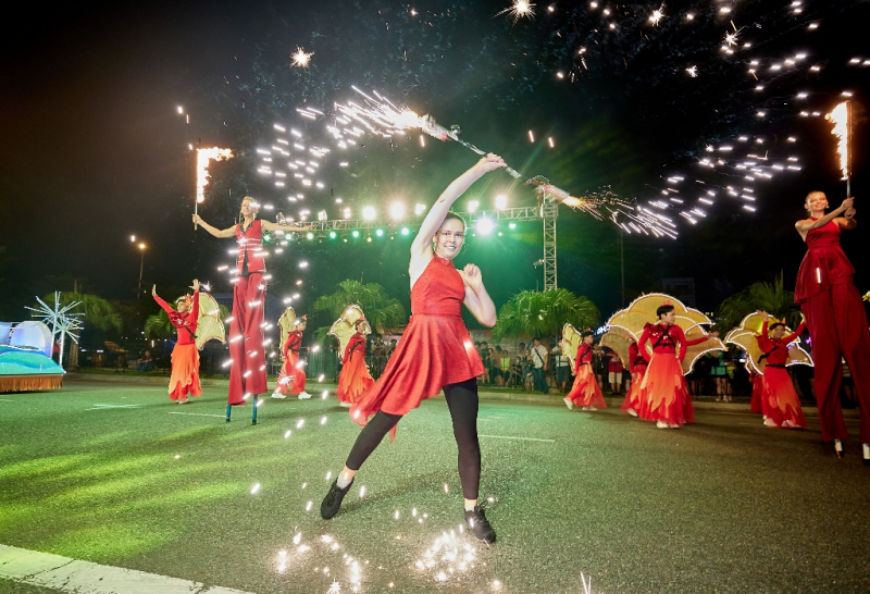 Sôi động Carnival đường phố mở màn cho chuỗi sự kiện “Tận hưởng mùa hè Đà Nẵng 2022” -0