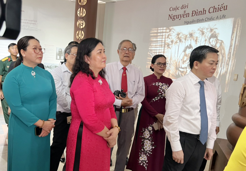 Triển lãm tái hiện cuộc đời, sự nghiệp Danh nhân Nguyễn Đình Chiểu -0