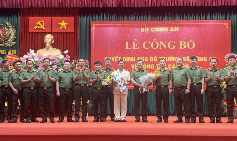 Điều động Đại tá Lê Khắc Thuyết giữ chức vụ Cục trưởng Cục Viễn thông và cơ yếu -0