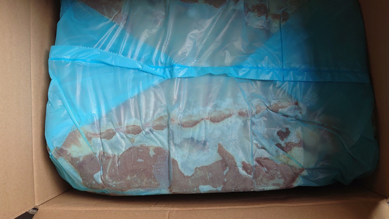 Bắt quả tang xe tải chở gần 16 tấn thịt heo không rõ nguồn gốc -1