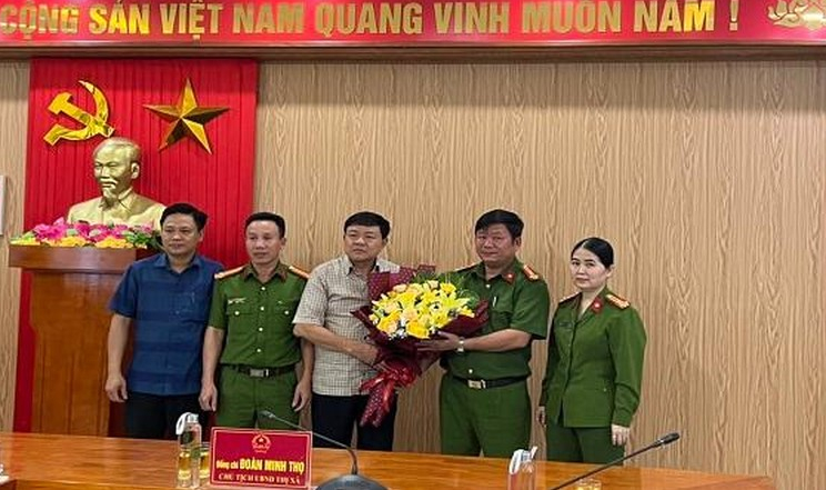 Hai đối tượng chuyên dụ người khác “lên tiên” cùng 5.731 viên thuốc lạ  -0