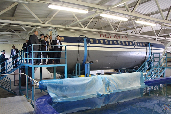 Deputy Minister Le Quoc Hung visits Belarus -0