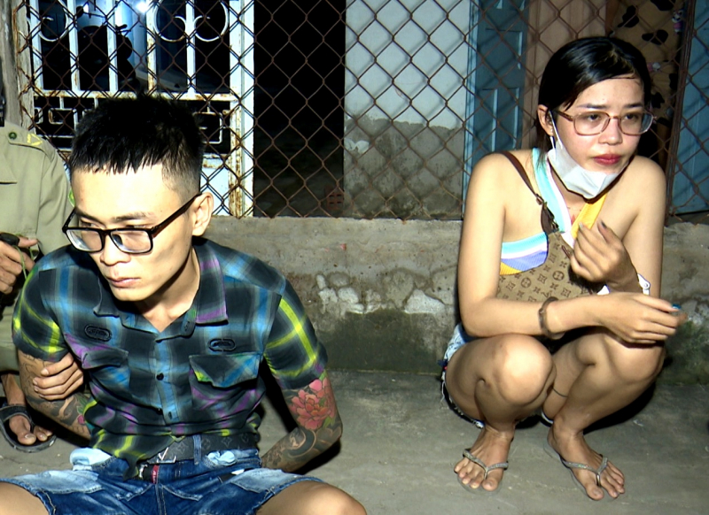 Bắt quả tang cặp đôi tàng trữ ma túy, thuốc lắc -0