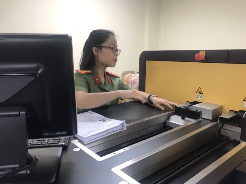 Hộ chiếu phổ thông mẫu mới khác với hộ chiếu phổ thông mẫu cũ như thế nào? -0