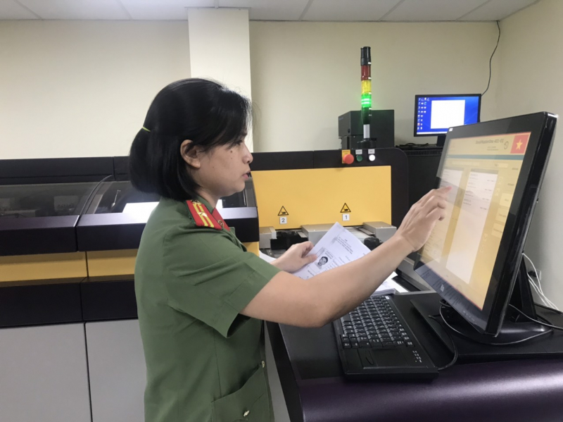 Hộ chiếu phổ thông mẫu mới khác với hộ chiếu phổ thông mẫu cũ như thế nào? -0
