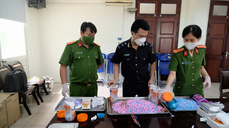 Hải quan phối bắt giữ 151 vụ vận chuyển trái phép ma tuý -0