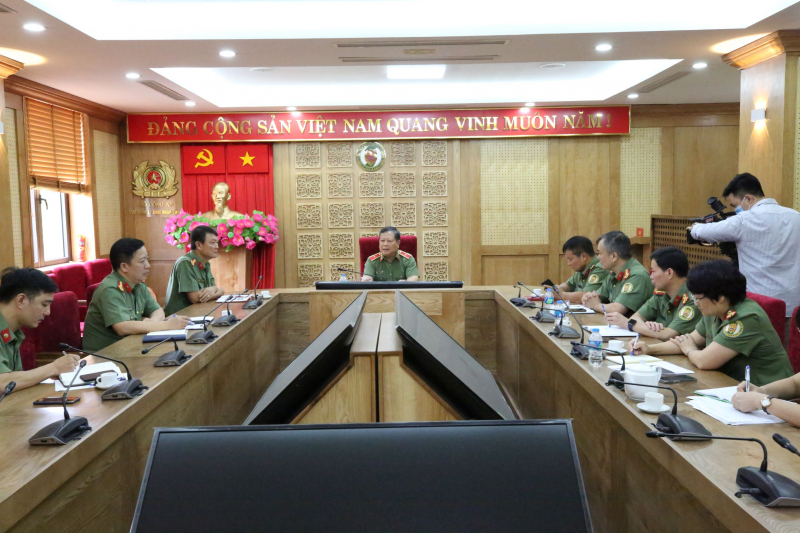 Huy động tối đa lực lượng cấp hộ chiếu phổ thông mẫu mới cho công dân -0