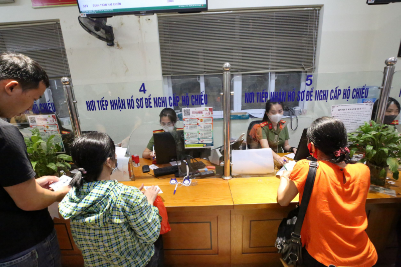 Huy động tối đa lực lượng cấp hộ chiếu phổ thông mẫu mới cho công dân -0