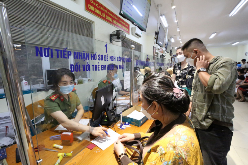 Huy động tối đa lực lượng cấp hộ chiếu phổ thông mẫu mới cho công dân -0