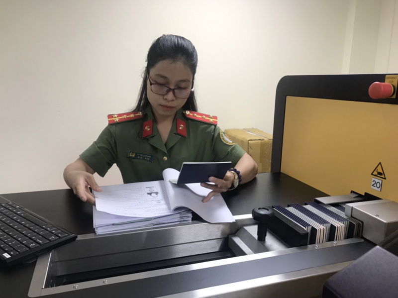 Hộ chiếu phổ thông mẫu mới khác với hộ chiếu phổ thông mẫu cũ như thế nào? -0