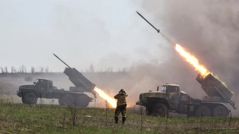 Hoàn tất kiểm soát Lugansk, Nga dồn lực tiến công ở Donetsk -0