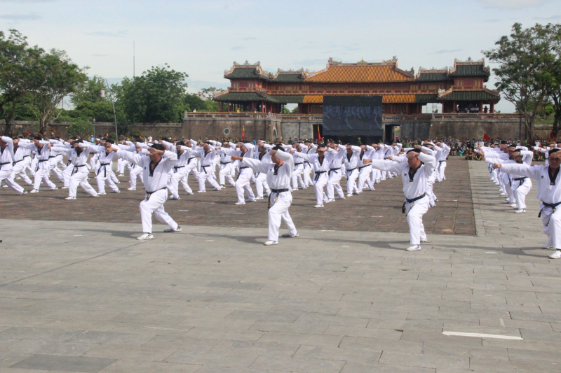 Khai mạc Chung kết Hội thi Điều lệnh, bắn súng, võ thuật CAND - Khu vực phía Nam  -1