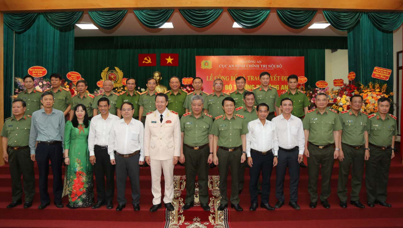 Thiếu tướng Vũ Hồng Văn nhận nhiệm vụ Cục trưởng Cục An ninh Chính trị Nội bộ -0