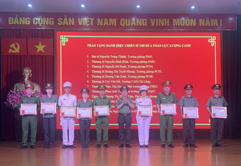 Phong trào Nụ cười chiến sĩ -0