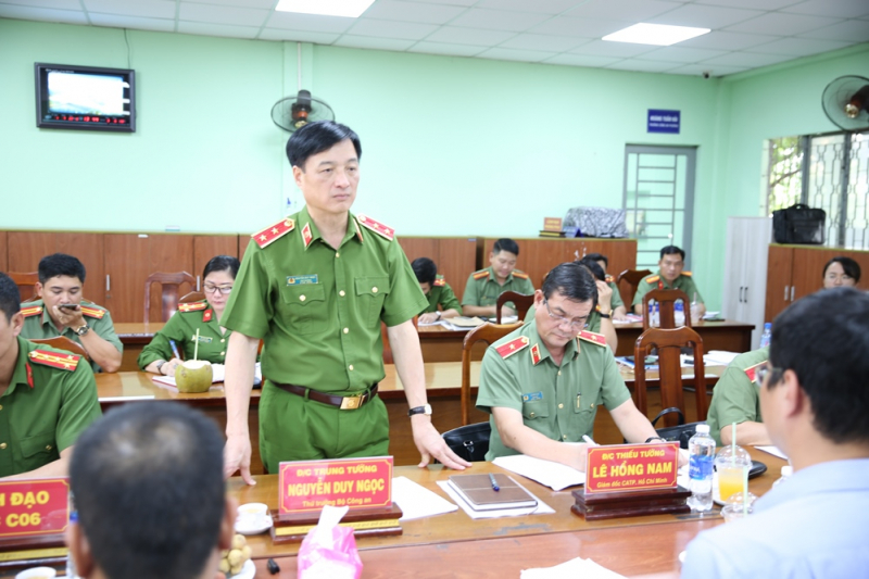 Police in Ho Chi Minh City reinforce 100 officers to step up Project 06  -0