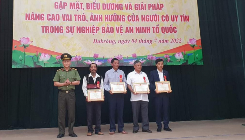 Biểu dương người có uy tín trong sự nghiệp bảo vệ An ninh Tổ quốc -0