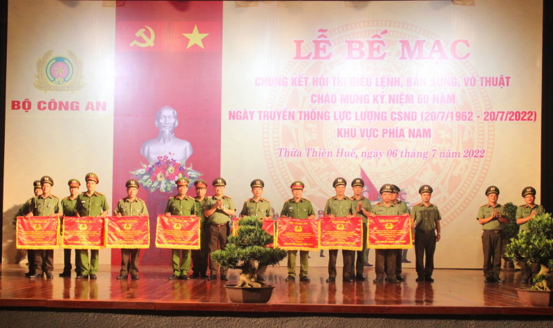 Bế mạc Chung kết Hội thi Điều lệnh, bắn súng, võ thuật CAND - Khu vực phía Nam năm 2022 -0