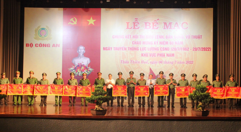 Bế mạc Chung kết Hội thi Điều lệnh, bắn súng, võ thuật CAND - Khu vực phía Nam năm 2022 -0