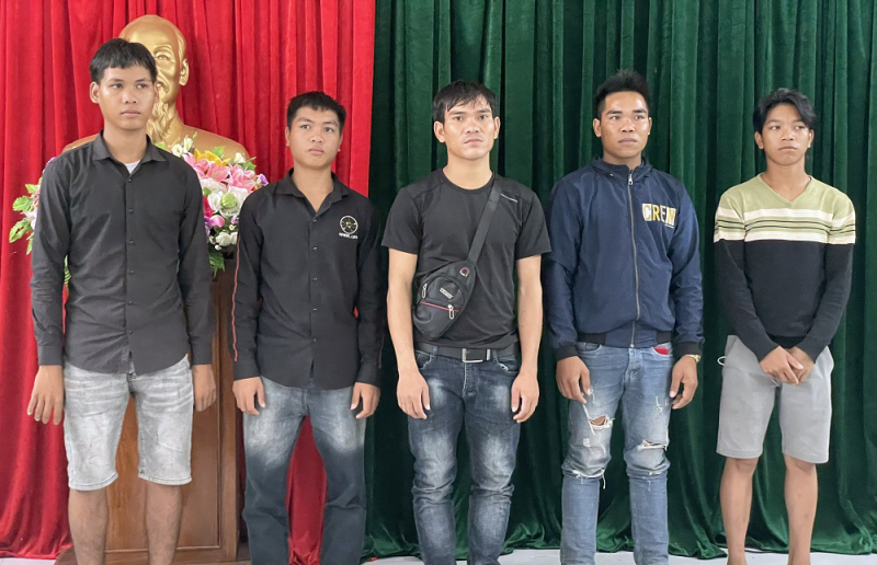 Đưa thêm 5 công dân bị lừa sang Campuchia về nhà an toàn -0