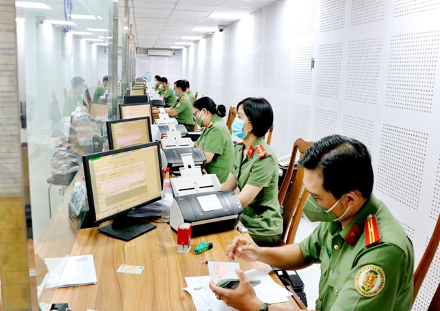 Cơ quan Xuất nhập cảnh nói gì trước tình trạng cấp hộ chiếu quá tải tại trụ sở? -0