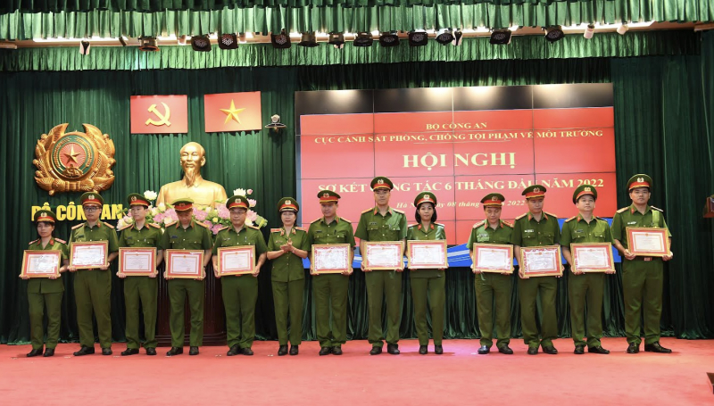 Tăng cường khởi tố các vụ vi phạm nghiêm trọng về môi trường, tài nguyên và an toàn thực phẩm -0