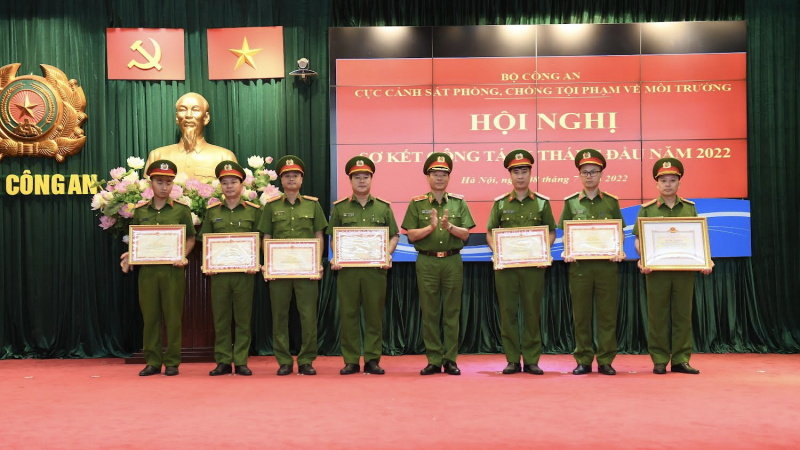 Tăng cường khởi tố các vụ vi phạm nghiêm trọng về môi trường, tài nguyên và an toàn thực phẩm -0