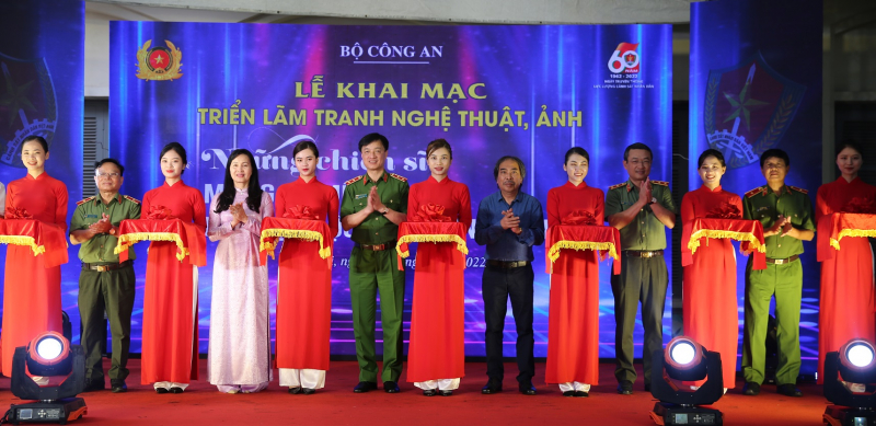 Triển làm và trao giải cuôc thi ảnh, video chủ đề “Những chiến sĩ mang sứ mệnh bảo vệ cuộc sống bình yên” -0