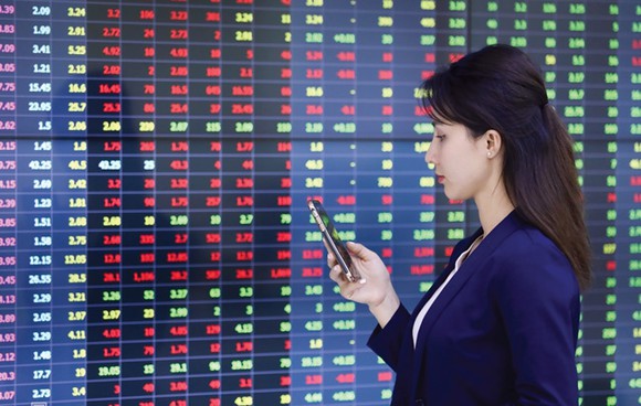 Giám sát, kịp thời phát hiện các giao dịch chứng khoán có dấu hiệu bất thường -0