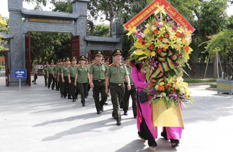Nhiều hoạt động về nguồn nhân Kỷ niệm 76 năm ngày truyền thống lực lượng ANND -0