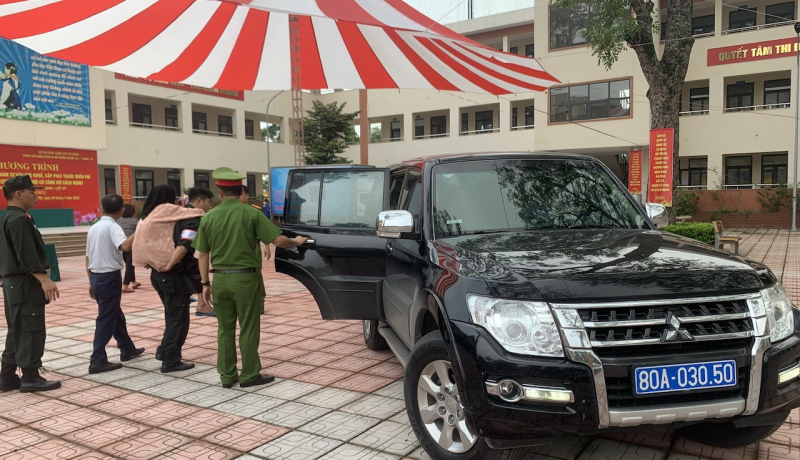 Cán bộ, chiến sĩ Cảnh sát cơ động thăm khám, cấp phát thuốc miễn phí cho người có công, gia đình chính sách -0