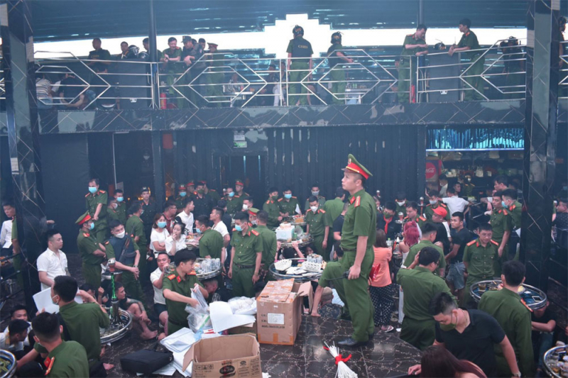 Bắc Giang: Phát hiện 224 người trong quán bar có ma tuý, bóng cười -0