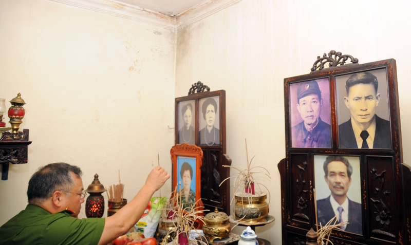 Thứ trưởng Nguyễn Văn Long thăm các gia đình cố lãnh đạo Bộ Công an -0