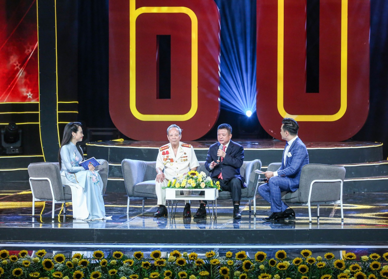 Chương trình giao lưu nghệ thuật “Hoa cài trên lá chắn – 2022”: Khắc họa chân thật, sinh động và ấn tượng về lực lượng CSND -0