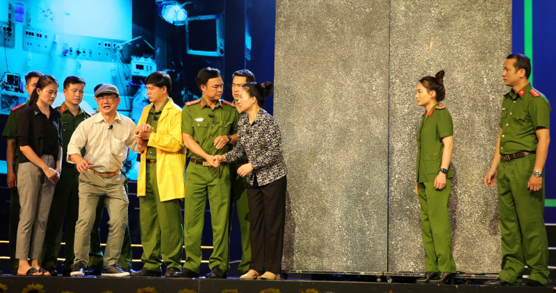 Tổng duyệt chương trình giao lưu nghệ thuật “Hoa cài trên lá chắn - 2022” -0