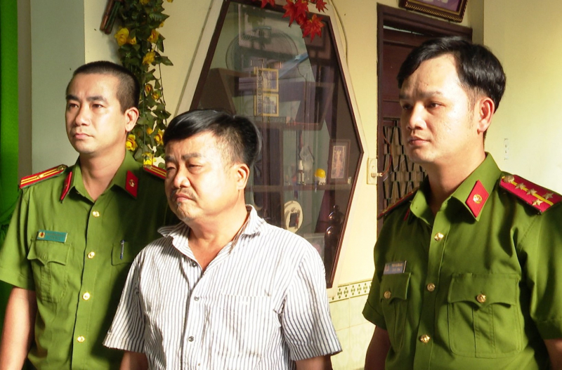 Mua khống hàng nghìn hóa đơn mặt hàng xăng dầu để bán thu lợi -0