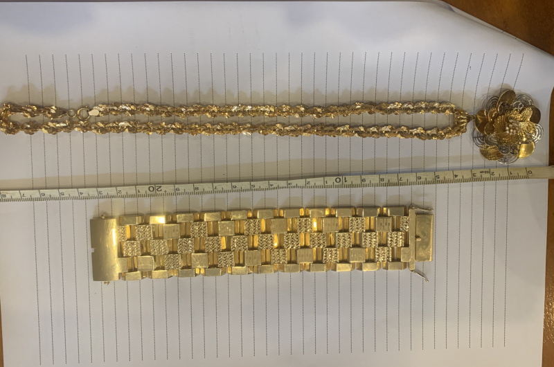 Tiêu thụ vàng trộm cắp, nữ chủ tiệm vàng bị bắt -1