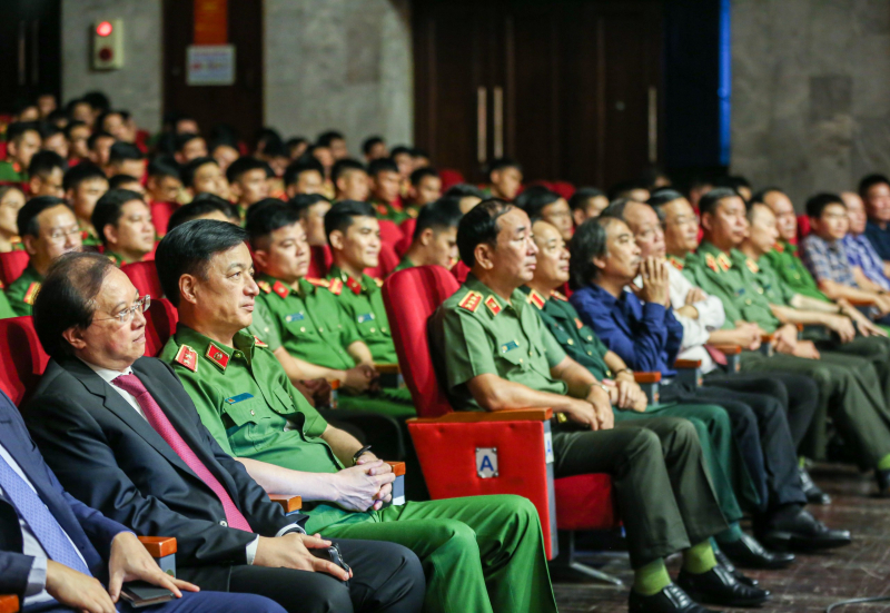 Chương trình giao lưu nghệ thuật “Hoa cài trên lá chắn – 2022”: Khắc họa chân thật, sinh động và ấn tượng về lực lượng CSND -0