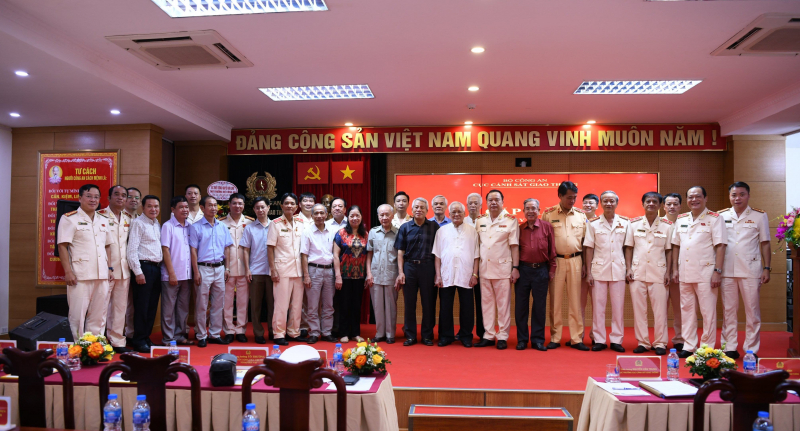  Cục CSGT đã tổ chức gặp mặt nhân kỷ niệm 60 năm Ngày truyền thống lực lượng Cảnh sát nhân dân -0