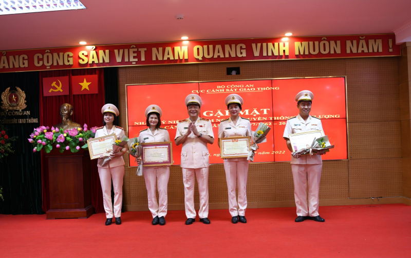  Cục CSGT đã tổ chức gặp mặt nhân kỷ niệm 60 năm Ngày truyền thống lực lượng Cảnh sát nhân dân -0