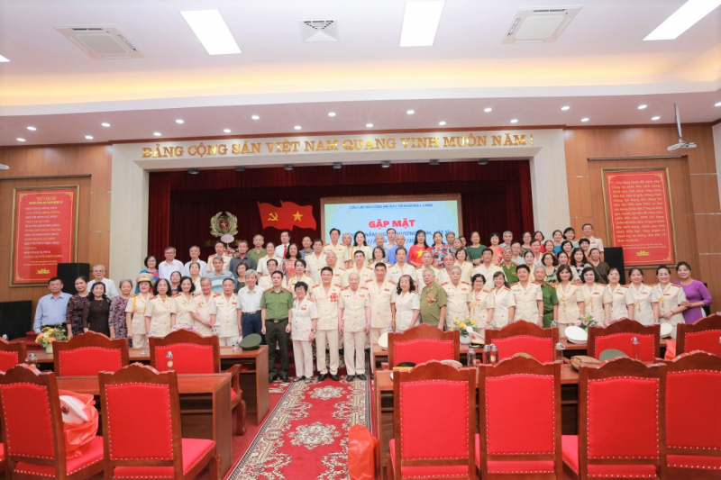CLB Công an hưu trí khối XDLL CAND gặp mặt kỷ niệm 75 năm Ngày Thương binh liệt sỹ -0