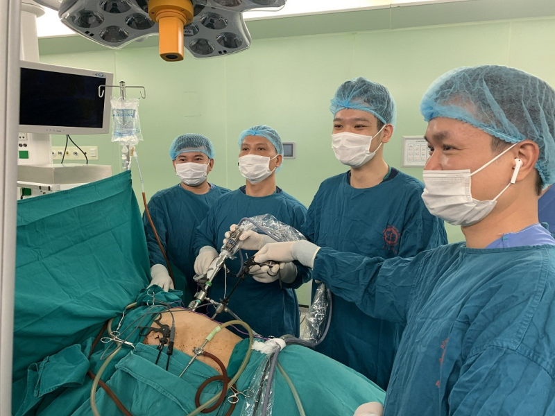 Cụ ông 81 tuổi phẫu thuật cắt thực quản, tạo hình đường tiêu hóa thành công -0