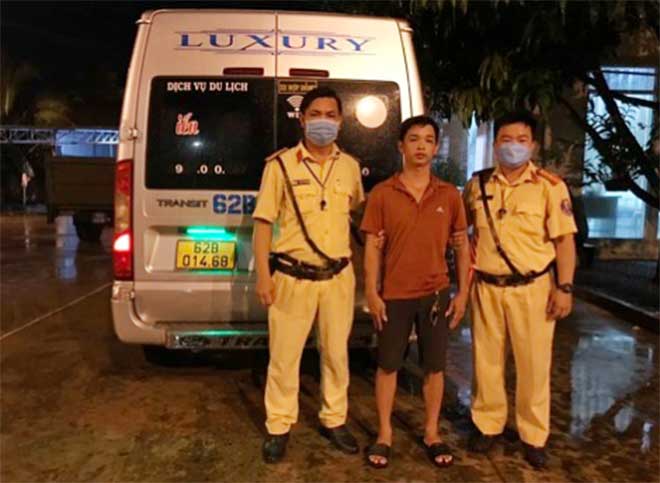 Người dân viết thư cảm ơn CSGT kịp thời bắt giữ kẻ thuê ôtô đem bán -0