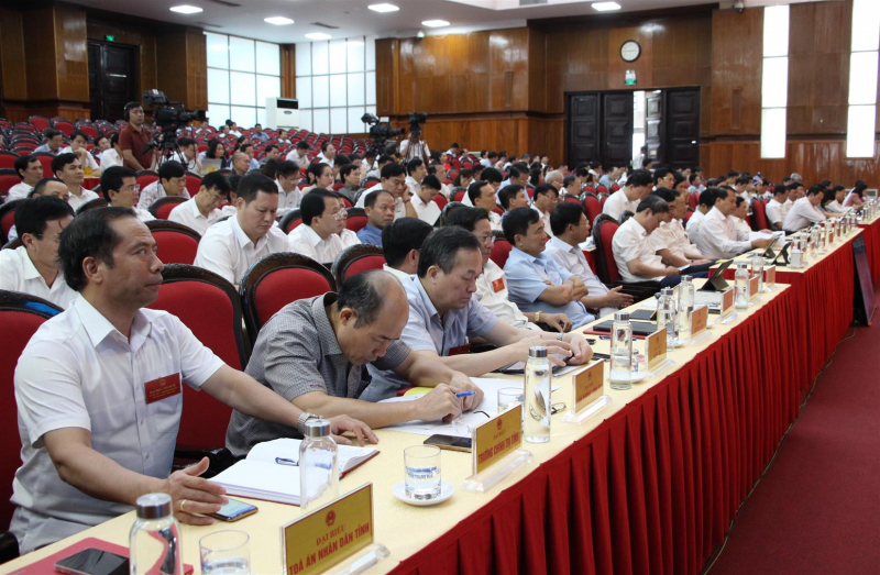 “Dự án treo” làm nóng nghị trường -0