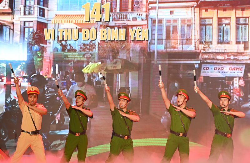 Vinh danh 60 gương điển hình tiên tiến lực lượng Cảnh sát Công an Thủ đô -0