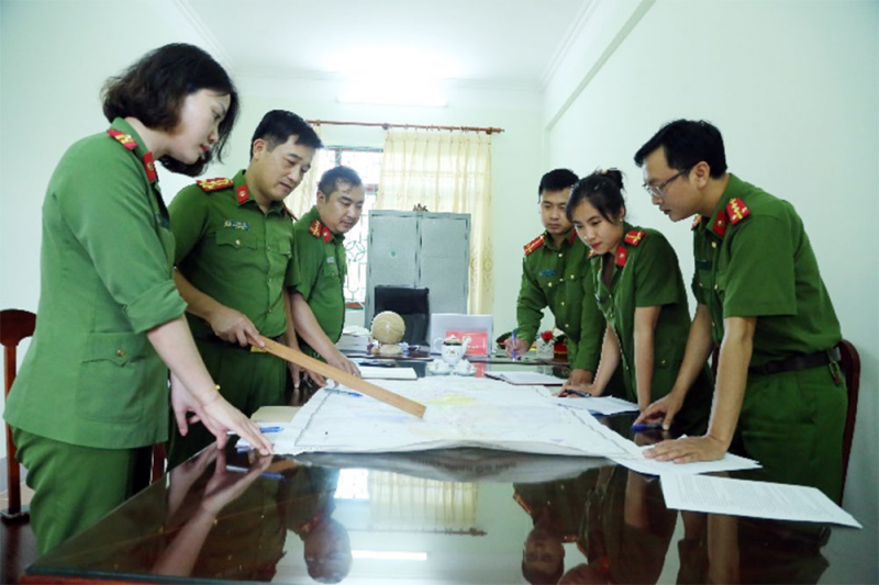 Những “hiệp sĩ” nơi rừng xanh -0