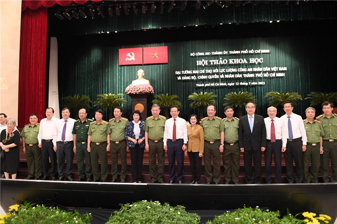 Valuable lessons drawn from discussion on General Mai Chi Tho's life and career -0